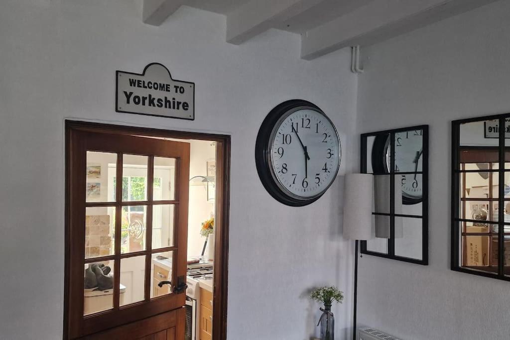 Black Cat Cottage - Central Pickering Grade 2 Listed Cottage Екстер'єр фото